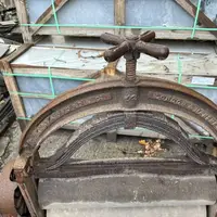 Thomas Bradford & Co Mangle